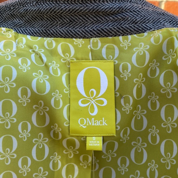❌SOLD❌ ✨NWT QMack Grey Combo Blazer. 2 Buttons and 2 Outer Pockets. Size Small. - Picture 7 of 11